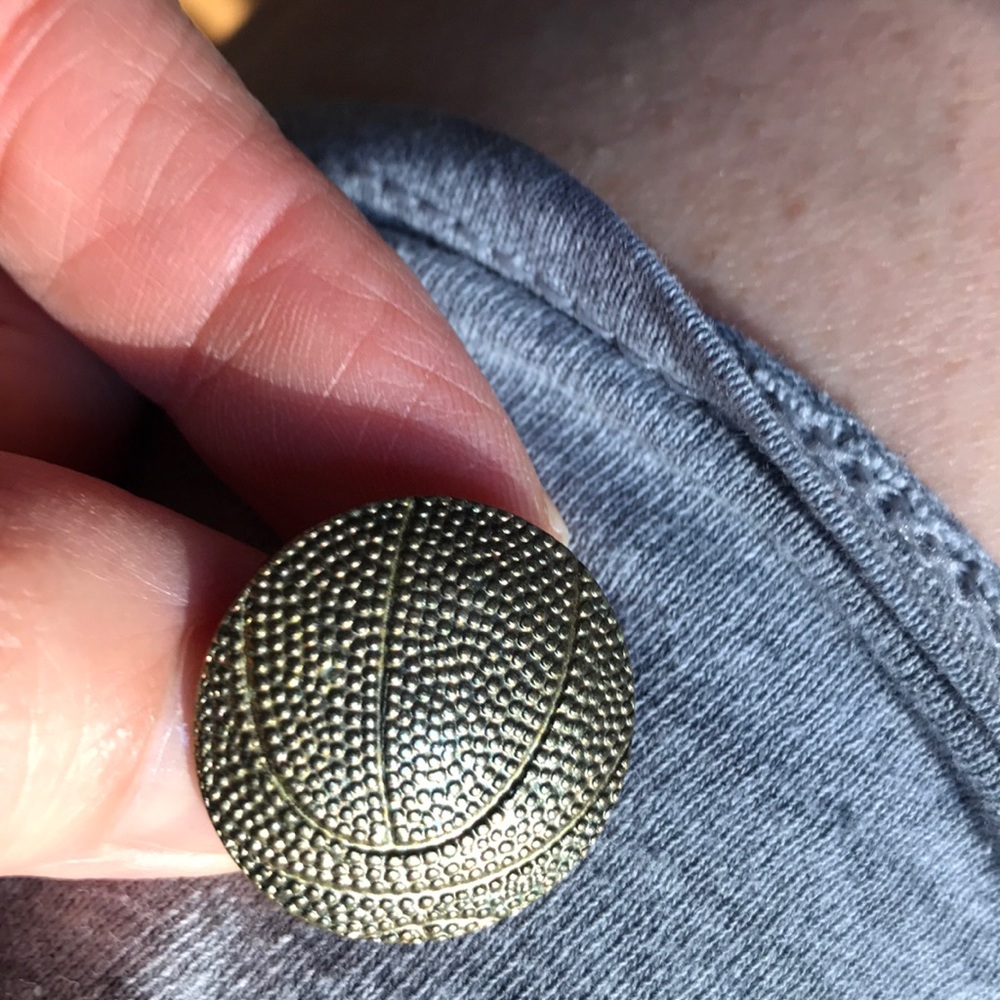 🏀 basketball pin - Picture 5 of 10
